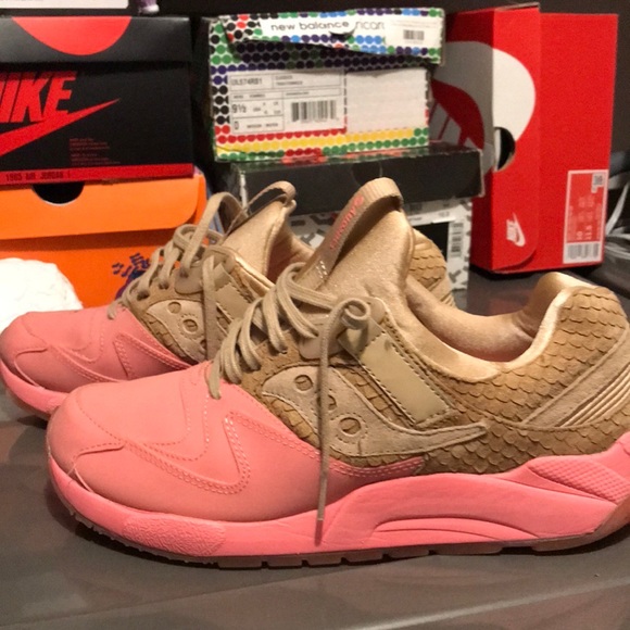 Saucony men’s sneakers. - Picture 1 of 4